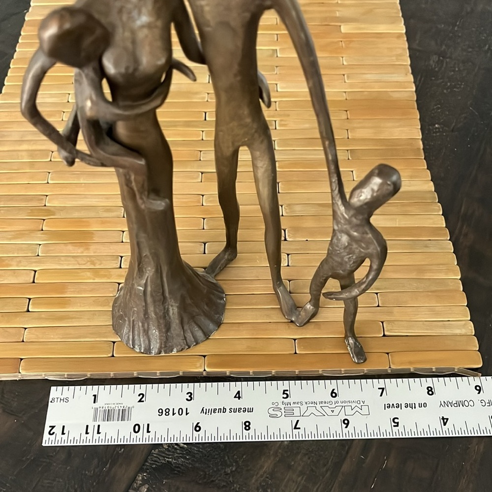 Zylstran Handmade Figurine/Sculpture by Red Barrel Studio - Family of 4 - Picture 3 of 7
